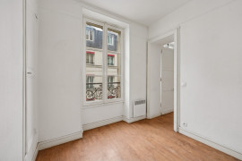 
                                                                                        Vente
                                                                                         Appartement 4 pièces à rénover - Paris 8e