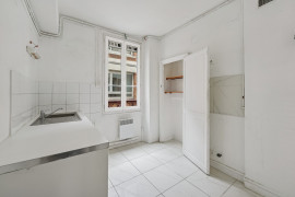 
                                                                                        Vente
                                                                                         Appartement 4 pièces à rénover - Paris 8e