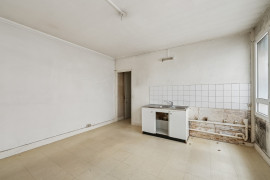 
                                                                                        Vente
                                                                                         Appartement 4 pièces à rénover - Paris 8e