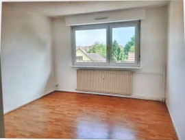 
                                                                                        Location
                                                                                         Appartement 4 pièces, calme avec espaces verts