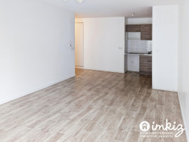 Vente
Appartement 4 pièces, immeuble BBC 2013, balcon