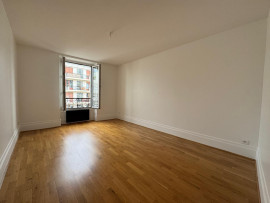 
                                                                                        Location
                                                                                         Appartement 4 pièces non meublé – Pont de Neuilly