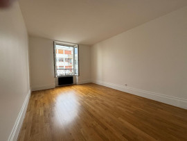 
                                                                                        Location
                                                                                         Appartement 4 pièces non meublé – Pont de Neuilly