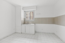 
                                                                                        Vente
                                                                                         Appartement 4 pièces - Paris 20e