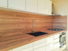 
                                                                                        Location
                                                                                         Appartement 4 pièces refait à neuf