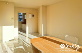 
                                                                                        Location
                                                                                         Appartement 4 pièces refait à neuf