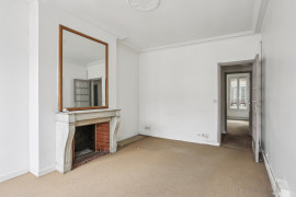 
                                                                                        Vente
                                                                                         Appartement 4 pièces à rénover - Paris 8e