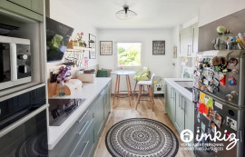 Vente
Appartement 4 pièces, très bien situé, au calme