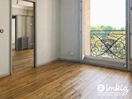 
                                                                                        Vente
                                                                                         Appartement 4 pièces Vincennes  immeuble face Bois