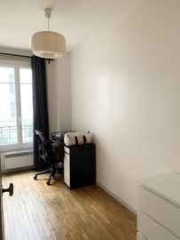 
                                                                                        Location
                                                                                         Appartement 4p 77m2 proche de la Défense