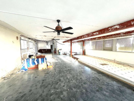 
                                                                                        Vente
                                                                                         À rénover appartement 335 m2
