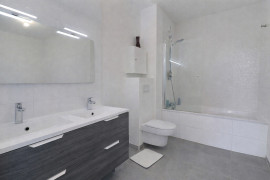 
                                                                                        Vente
                                                                                         Appartement 5 pièces