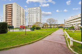 
                                                                                        Vente
                                                                                         Appartement 5 pièces avec balcon - Colombes