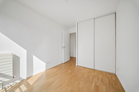 
                                                                                        Vente
                                                                                         Appartement 5 pièces avec balcon - Suresnes