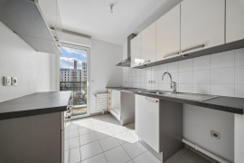 
                                                                                        Vente
                                                                                         Appartement 5 pièces avec balcon - Suresnes