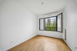 
                                                                                        Vente
                                                                                         Appartement 5 pièces avec balcon - Suresnes
