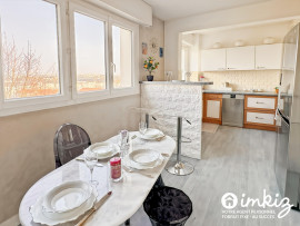 
                                                                                        Vente
                                                                                         Appartement 5 pièces, balcon, parking et garage