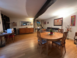 Vente
Appartement 5 pièces de 125m2 centre ville Auxerre
