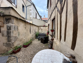 Vente
Appartement 5 pièces de 125m2 centre ville Auxerre