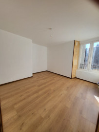 
                                                                                        Location
                                                                                         Appartement 5 Pièces Sarlat Centre