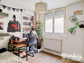 
                                                                                        Vente
                                                                                         Appartement 5 pièces style loft dans passage privé