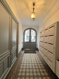 
                                                                                        Vente
                                                                                         Appartement 52.7 m² - Paris 7ème