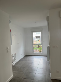 
                                                                                        Vente
                                                                                         APPARTEMENT 58 m² - RILLIEUX-LA-PAPE