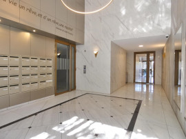 
                                                                                        Vente
                                                                                         Appartement - 64,01 m² - 3 pièces