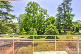 
                                                                                        Vente
                                                                                         Appartement 7 pièces - 5 chambres - plein sud