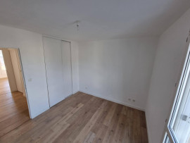 
                                                                                        Location
                                                                                         APPARTEMENT 70 m2 / 2 CHAMBRES/ PROCHE COMMODITE