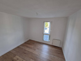 
                                                                                        Location
                                                                                         APPARTEMENT 70 m2 / 2 CHAMBRES/ PROCHE COMMODITE