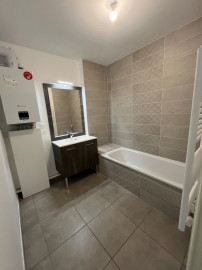 
                                                                                        Vente
                                                                                         APPARTEMENT 79 m² - RILLIEUX-LA-PAPE