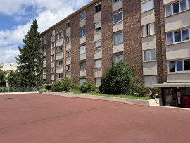 
                                                                                        Location
                                                                                         Appartement - 86 m² - 4 pièces