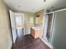 
                                                                                        Location
                                                                                         Appartement - 86 m² - 4 pièces