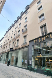 
                                                                                        Vente
                                                                                         APPARTEMENT 92 m² - LYON 2ème