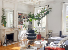 
                                                                                        Vente
                                                                                         Appartement 94m² avec parquet moulures cheminée