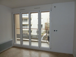 
                                                                                        Location
                                                                                         Appartement à 50 m du metro