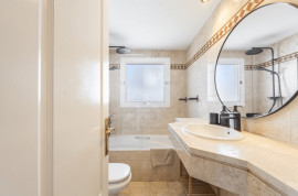
                                                                                        Vente
                                                                                         Appartement à Eagle Village