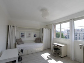 
                                                                                        Location
                                                                                         appartement à Paris 15ème 1 pièce 24 m² 5e étage