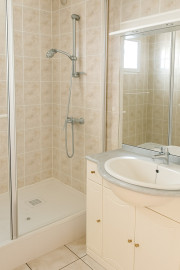 
                                                                                        Vente
                                                                                         Appartement à rénover - Royan