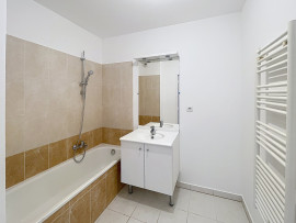 
                                                                                        Location
                                                                                         Appartement  - Appartement  - 3 pièces  - 70.59 m²