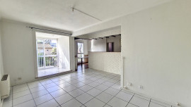 
                                                                                        Location
                                                                                         Appartement  - Appartement  - 3 pièces  - 73.4 m²