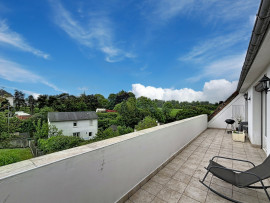 
                                                                                        Vente
                                                                                         APPARTEMENT AVEC JARDIN ET BALCON PROCHE CENTRE VILLE