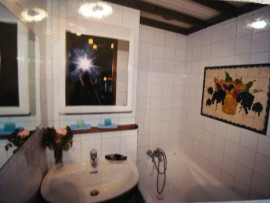 
                                                                                        Location
                                                                                         APPARTEMENT AVEC VUE SUR LE VIEUX BASSIN