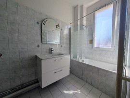 
                                                                                        Vente
                                                                                         Appartement bon état à deux pas du RER B