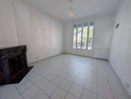 
                                                                                        Vente
                                                                                         Appartement bon état à deux pas du RER B