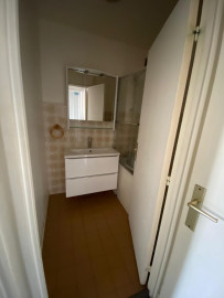 
                                                                                        Location
                                                                                         Appartement calme.