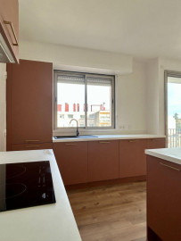 
                                                                                        Location
                                                                                         Appartement Centre de Pau - T3 80m2 - Vue Pyrénées