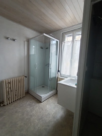 
                                                                                        Location
                                                                                         Appartement Centre-Ville 2ème étage Sarlat