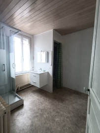 
                                                                                        Location
                                                                                         Appartement Centre-Ville 2ème étage Sarlat
